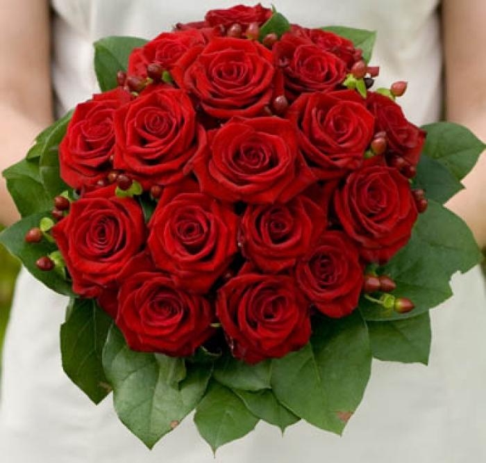 Dozen Long Stem Naomi Red Roses | Flowers Delivery 4 U | Southall ...